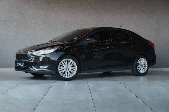 FORD FOCUS 2.0 SE FASTBACK 16V FLEX 4P POWERSHIFT
